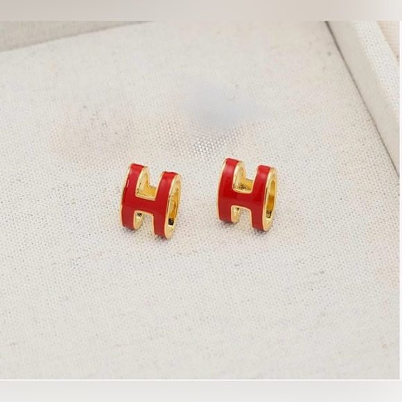 18K GOLD PLATED H Enamel Stud Earrings - Picture 4 of 5